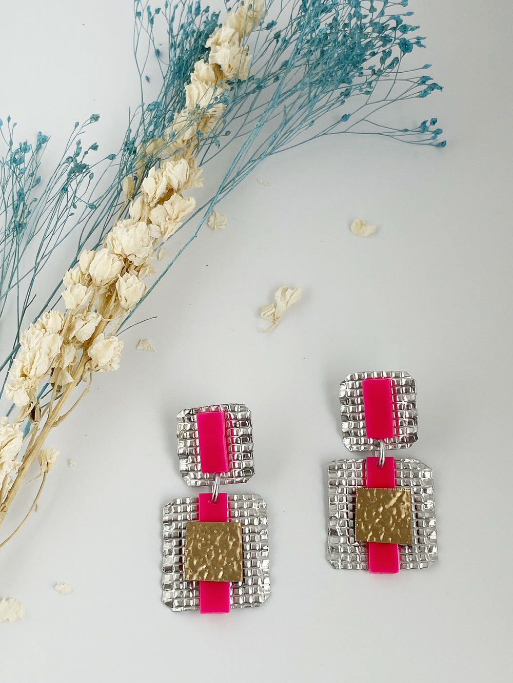 PENDIENTE NEON ROSA