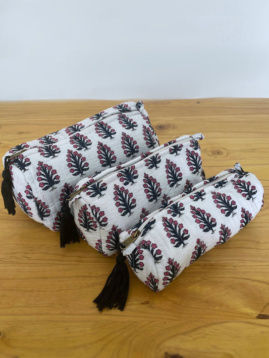 JUEGO DE TRES NECESERES ESTAMPADO ROSALEDA